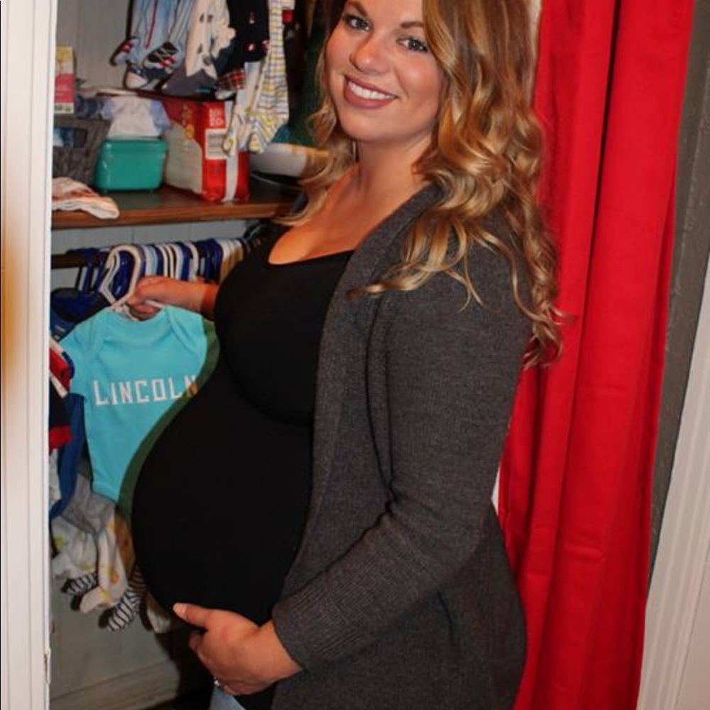 Gap maternity shirts size large